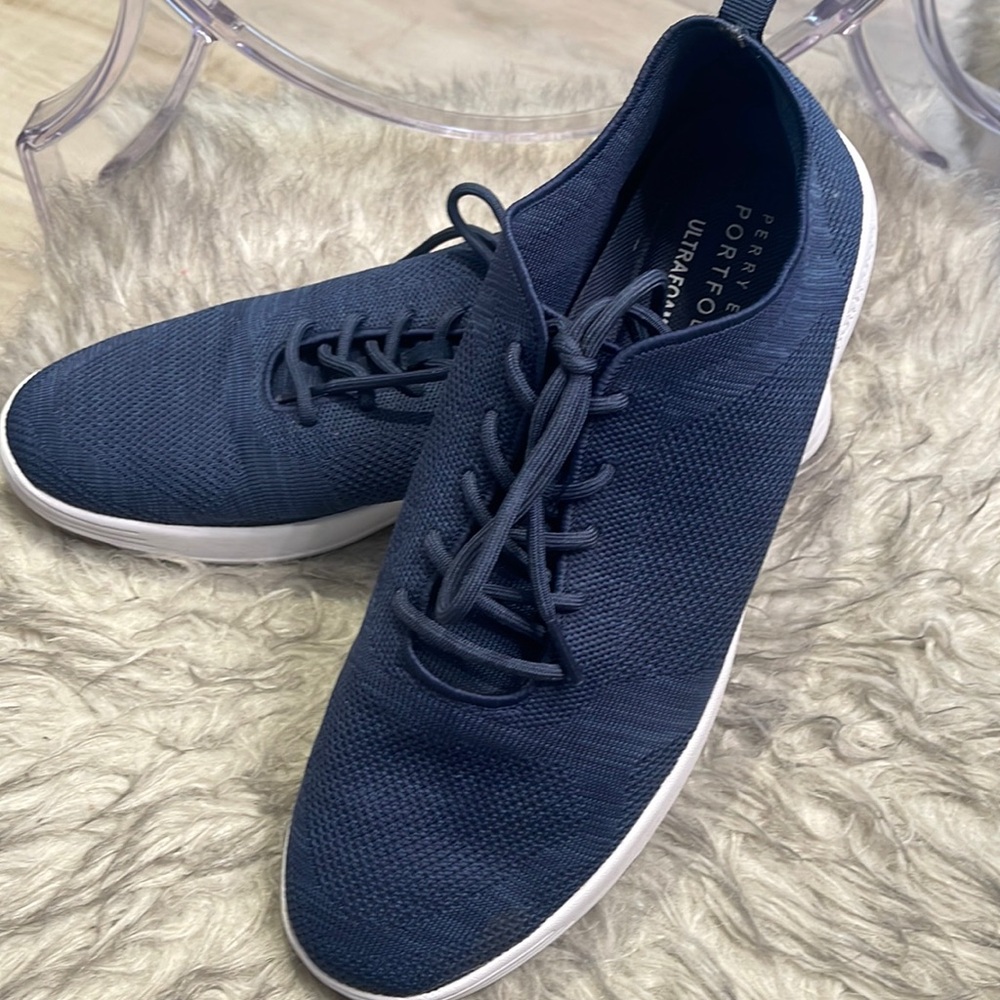 TREAD style Perry Ellis Portfolio navy sneakers- gently used